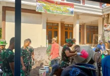 Gotong Royong TNI dan Warga Wujudkan Pembangunan Masjid At-Taqwa