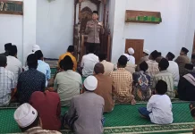 Polres Sampang Ajak Warga Hidupkan Siskamling lewat Safari Jumat