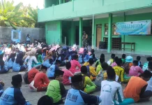 Babinsa Labang Tanamkan Wawasan Kebangsaan di Ponpes Nurul Iman