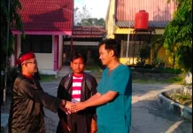 Suasana Haru Warnai Hari Pertama Masuk Sekolah di Sumenep