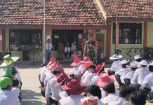 Siswa Baru SMKN 1 Sepulu Dibekali Wawasan Kebangsaan
