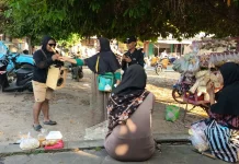 Ngamen Jadi Cara Pemuda Sumenep Latih Mental dan Asah Vokal