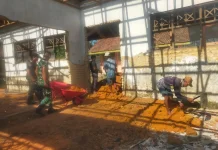 Gotong Royong TNI AD Bangun Sekolah dan Sumur Bor