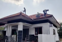 Genteng Pustu Terpasang, Asa Sehat Warga Panyepen Kian Dekat