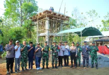 Tim Wasev TMMD Sampang Tinjau Sumur Bor dan Tandon Air