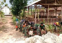 Satgas TMMD Sampang Bangun Jaringan Air Bersih Desa Panyepen