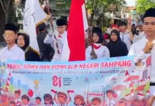 Pertama Kali, SLBN Sampang Gelar Pawai Peringati Kemerdekaan