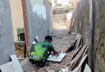 Penataan Keramik Pustu Desa Panyepen Diperluas hingga Teras Belakang
