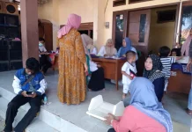 Pemberian Obat Cacing dan Vitamin A pada Bayi dan Balita di Sampang