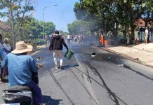 Pengendara Sepeda Motor Bawa Jeriken BBM Tewas Terbakar di Pamekasan