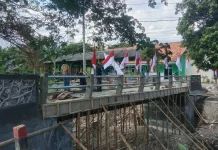 Progres Pembangunan Jembatan SMPN 1 Kamal Capai 96 Persen