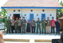Air Mata Haru Mahmudah Warnai Penutupan TMMD ke-129 di Sampang