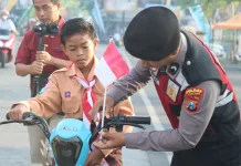 Bendera Merah Putih Jadi Edukasi Tertib Berlalu Lintas