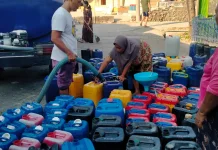 BPBD Sampang Prioritaskan Dua Desa dalam Distribusi Perdana Air Bersih