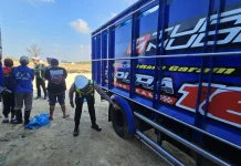 Satlantas Polres Pamekasan Imbau Truk Garam Tidak Meneteskan Air di Jalan