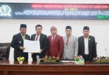 Hadiri Paripurna DPRD, Wabup Sampang Bacakan Nota APBD Perubahan 2026