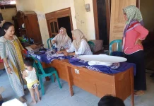 Antusias Masyarakat Sampah Mengikuti Posyandu