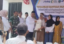 Kodim Bangkalan Dampingi Penyaluran Beras pada 1.333 Warga