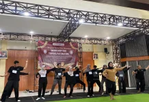 Kampus UTM Revitalisasi Tari Topeng Pateng-teng lewat Workshop