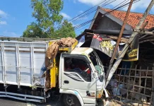 Dua Truk Tabrakan di Bangkalan
