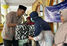 Satlantas Polres Bangkalan Gelar Jumat Berkah, Santuni Warga Kurang Mampu