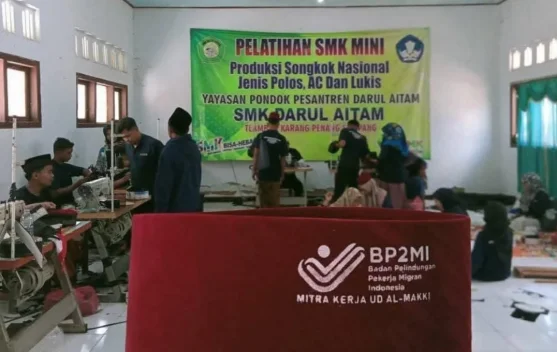 Ramadan, Permintaan Songkok di Sampang Meningkat