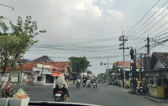 Waspada Hujan Ringan Siang Hari di Empat Kabupaten Madura