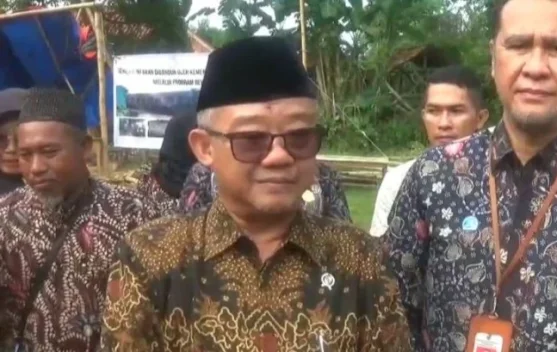 Mendikdasmen Tinjau SDN Kajuanak 4 Bangkalan dan Resmikan Masjid
