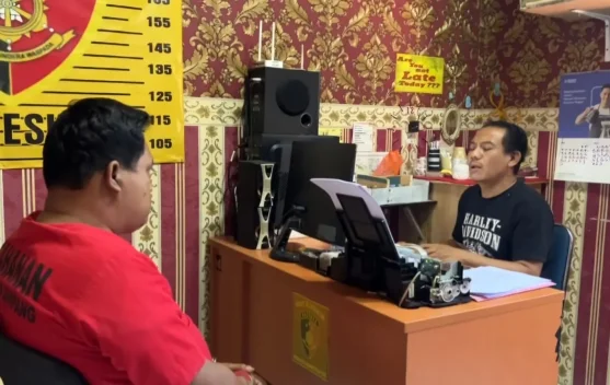 Polisi Tangkap Pria Bawa Sajam di Sampang