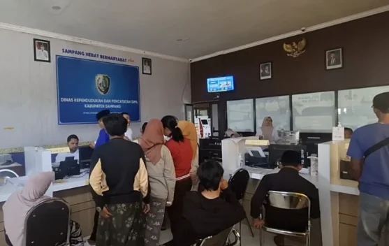 April 2026, Dispendukcapil Sampang Cetak Lebih dari 11 Ribu KTP