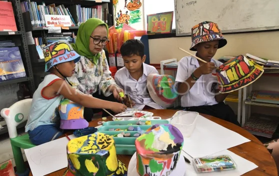 Manfaat Seni Lukis Bagi Terapi Kecanduan Gadget