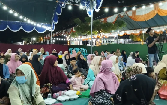 Ribuan Jemaah Hadiri Haul Akbar Bujuk Khotib Mantoh Sampang