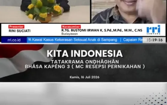 Pentingnya Penerapan Tata Krama Onḍhâghân Bhâsa Madura bagi MC Resepsi Pernikahan