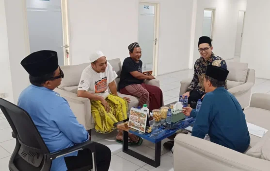 PLN Salurkan Bantuan Pendidikan untuk Santri di Pamekasan