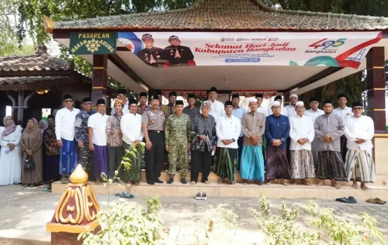 Ziarah Makam Raja, Bupati Bangkalan Ajak Teladani Cikal Bakal Daerah