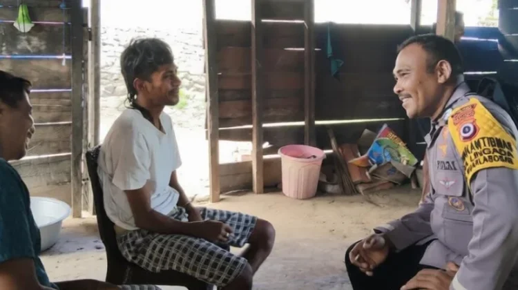 Bhabinkamtibmas Lingada Sambangi Warga Melalui DDS