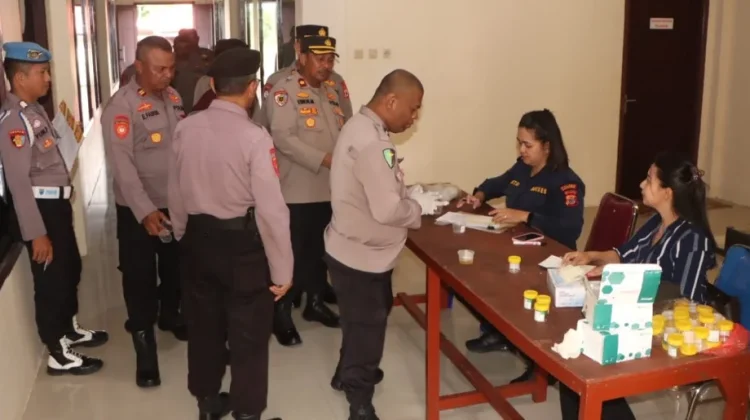 Polres Kepulauan Tanimbar Gelar Tes Urine