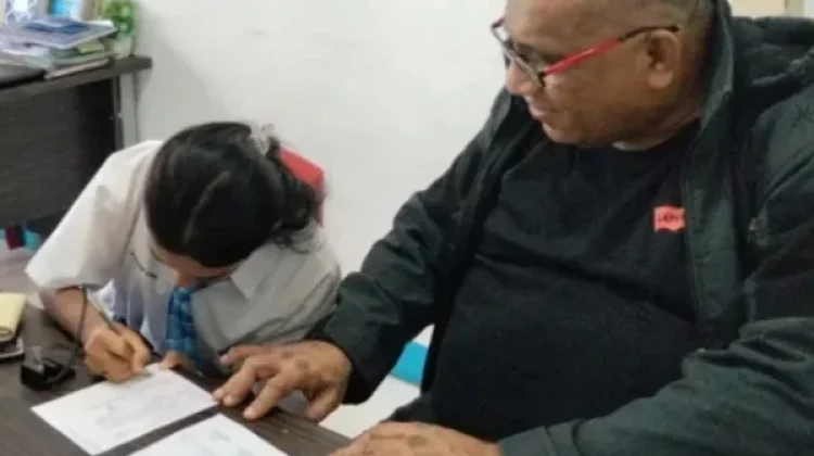 RD Ponsianus Ongirwalu Bantu Lunasi Uang Sekolah Pemazmur