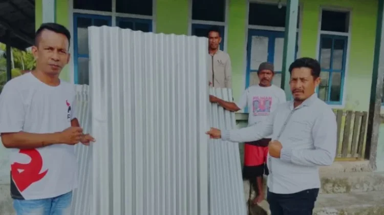 PSI Salurkan Daun Seng untuk Masjid Desa Namralan