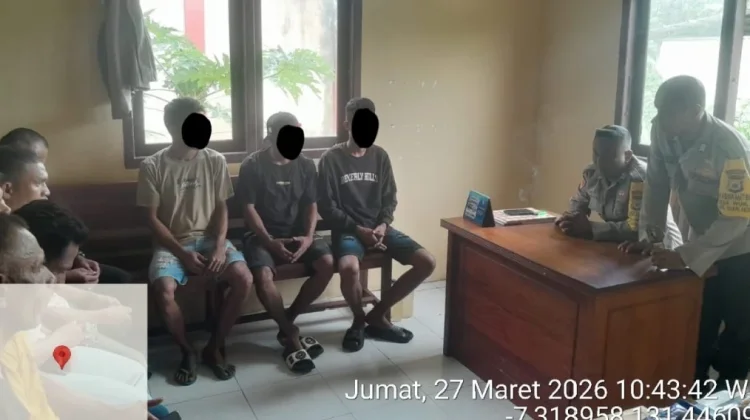 Bhabinkamtibmas Desa Wabar dan Wunlah Selesaikan Masalah Warga
