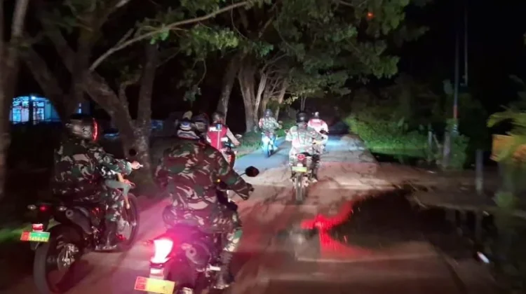 Personel gabungan TNI-Polri Gelar Patroli Pasca Bentrok Warga