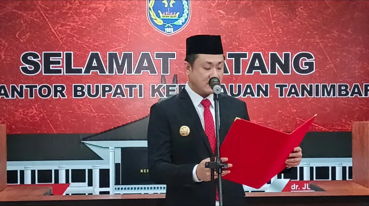 Bupati Tanimbar Tekankan Meritokrasi dan Kinerja saat Lantik Puluhan Pejabat