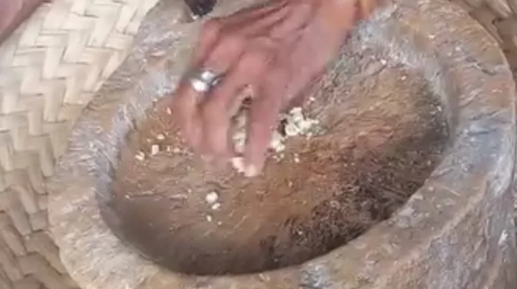 Manis Gurih Bubur Jagung Pulut saat Cuaca Panas