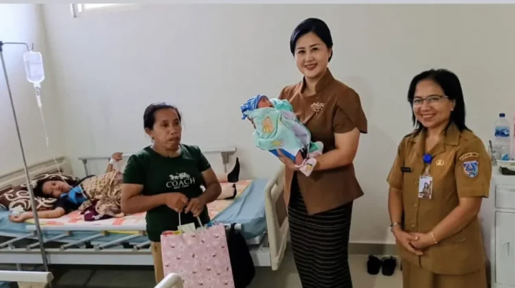 Ketua TP-PKK Sheren Jauwerissa BawaKasih untuk Ibu dan Anak diHari kartini