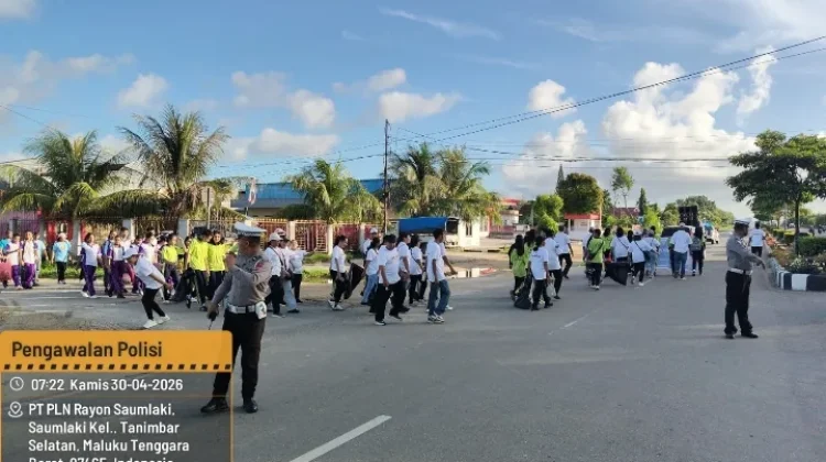 Sat Lantas Polres Kepulauan Tanimbar Kawal Jalan Santai