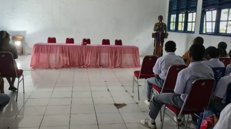 Kapolsek Fordata Amankan Syukuran Kelulusan SMA