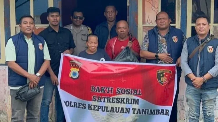 Sat Reskrim Polres Kepulauan Tanimbar Salurkan Bantuan