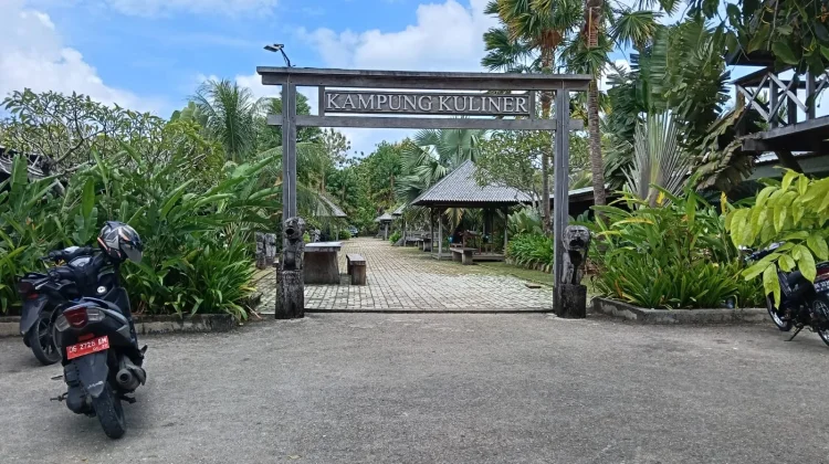 KAMPUNG Kuliner 3 Koki   Miliki Pemandangan Khas Ala Bali
