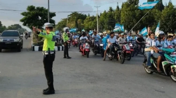 Sat Lantas Polres Kepulauan Tanimbar Kawal Konvoi Damai