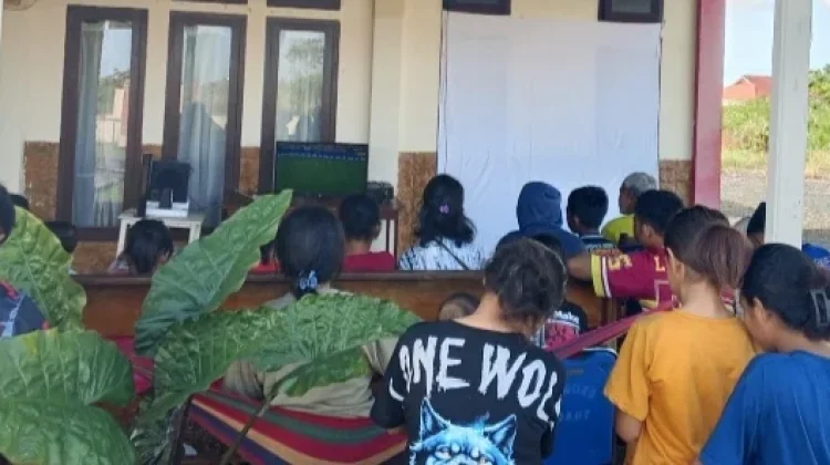 Polsek Selaru Gelar Nobar Piala Dunia 2026